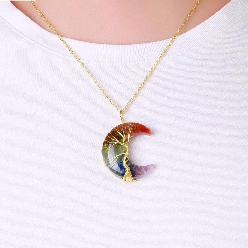 Kuu kaulakoru chakra kristalleilla