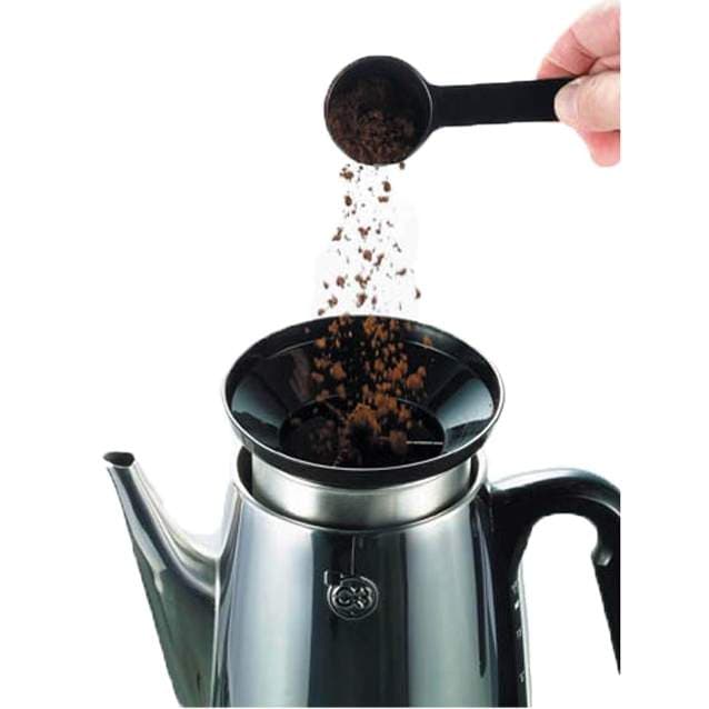 Kahvin täyttö Percolatorille (Universal)