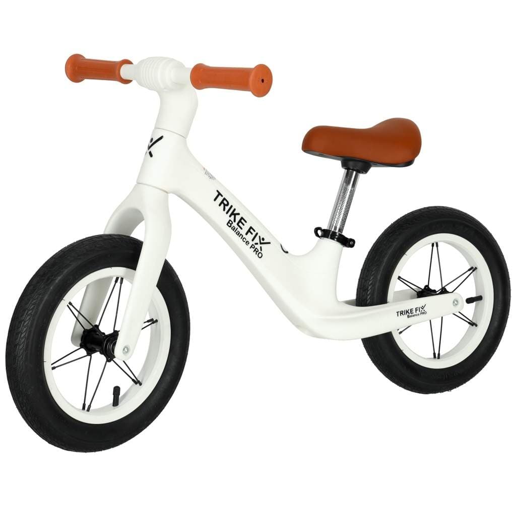 Vakaa ja turvallinen valkoinen maastopyörä Trike
