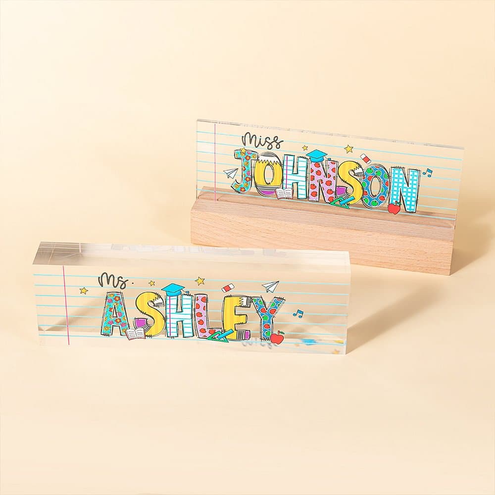 Henkilökohtainen Doodle Letter Akryyli Työpöydän nimikilpi otsikko ja nimi arvostus takaisin kouluun Office Decor lahja opettajalle