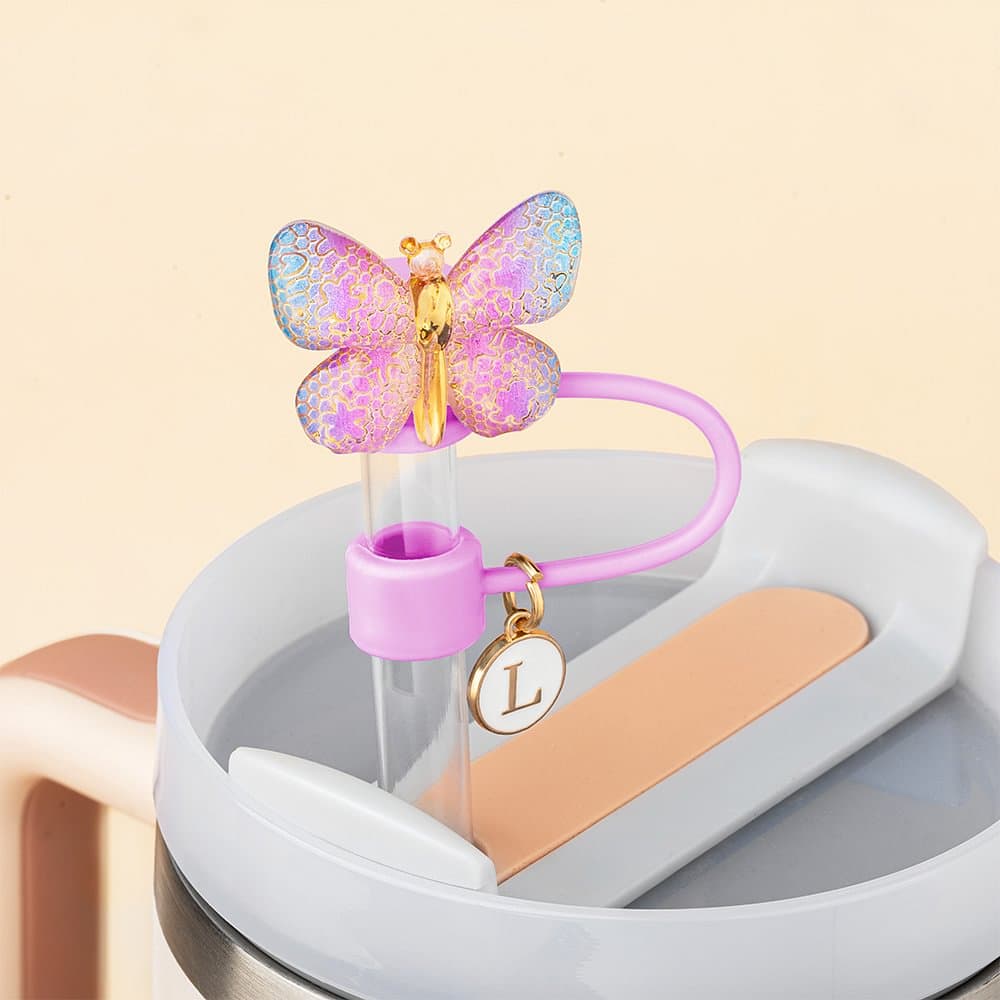 Henkilökohtainen Golden Texture Gradient Butterfly uudelleenkäytettäviä silikoni Straw Topper kanssa Initial Charm Accessory varten Stanley Cup