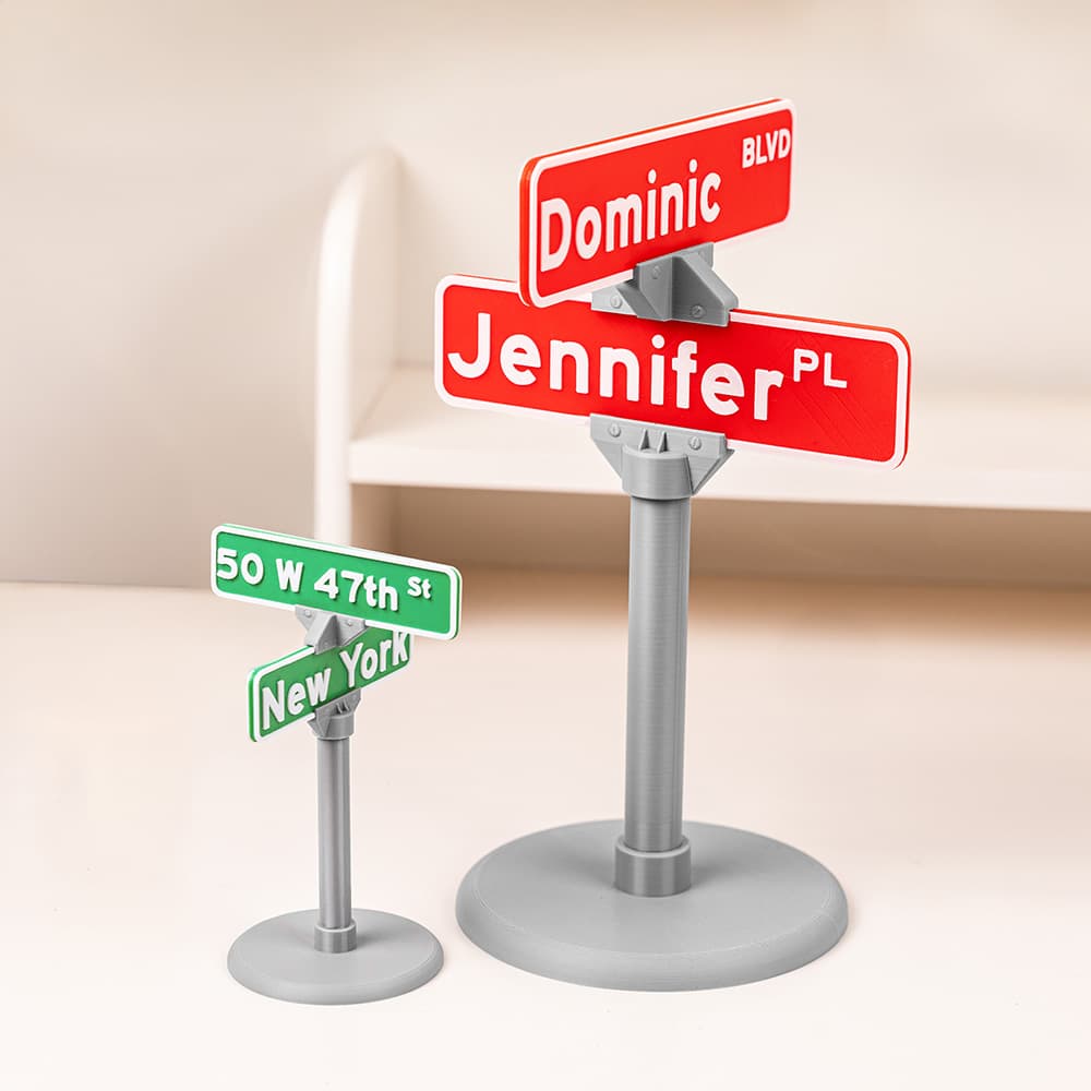 Henkilökohtainen 3D Street Sign Stand Design Työpöydän nimikilpi, jossa on merkki ja nimi Desk Decor Keepsake-lahja Travel Lovers Office Staffille