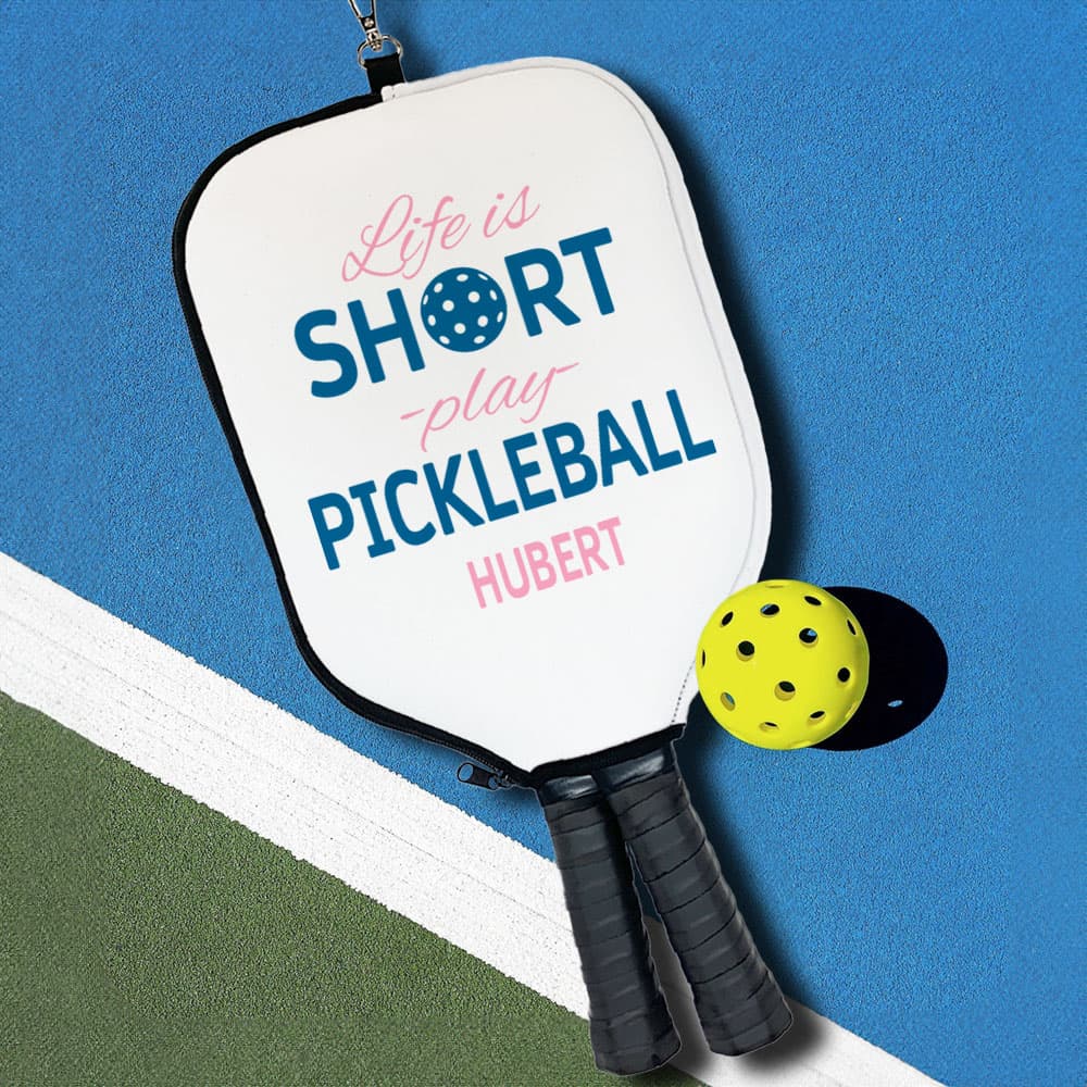 Henkilökohtainen nosto on lyhyt Pelaa Pickleball Monivärinen teksti Design Pickleball mela kansi nimi ja koukku Game Day Syntymäpäivä Pickleball