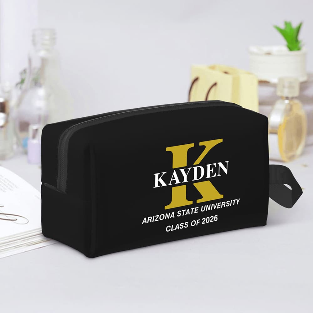 Henkilökohtainen Portable Monogram nimi Toiletry Bag teksti ja värikäs Initial suuri kapasiteetti valmistumisen lahja miehille