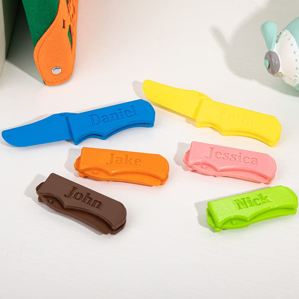 Henkilökohtainen 3D tulostaa monivärinen taitettu Kid pelata veitsi nimi valaistuminen Fidget lelu lasten päivä syntymäpäivälahja pojille