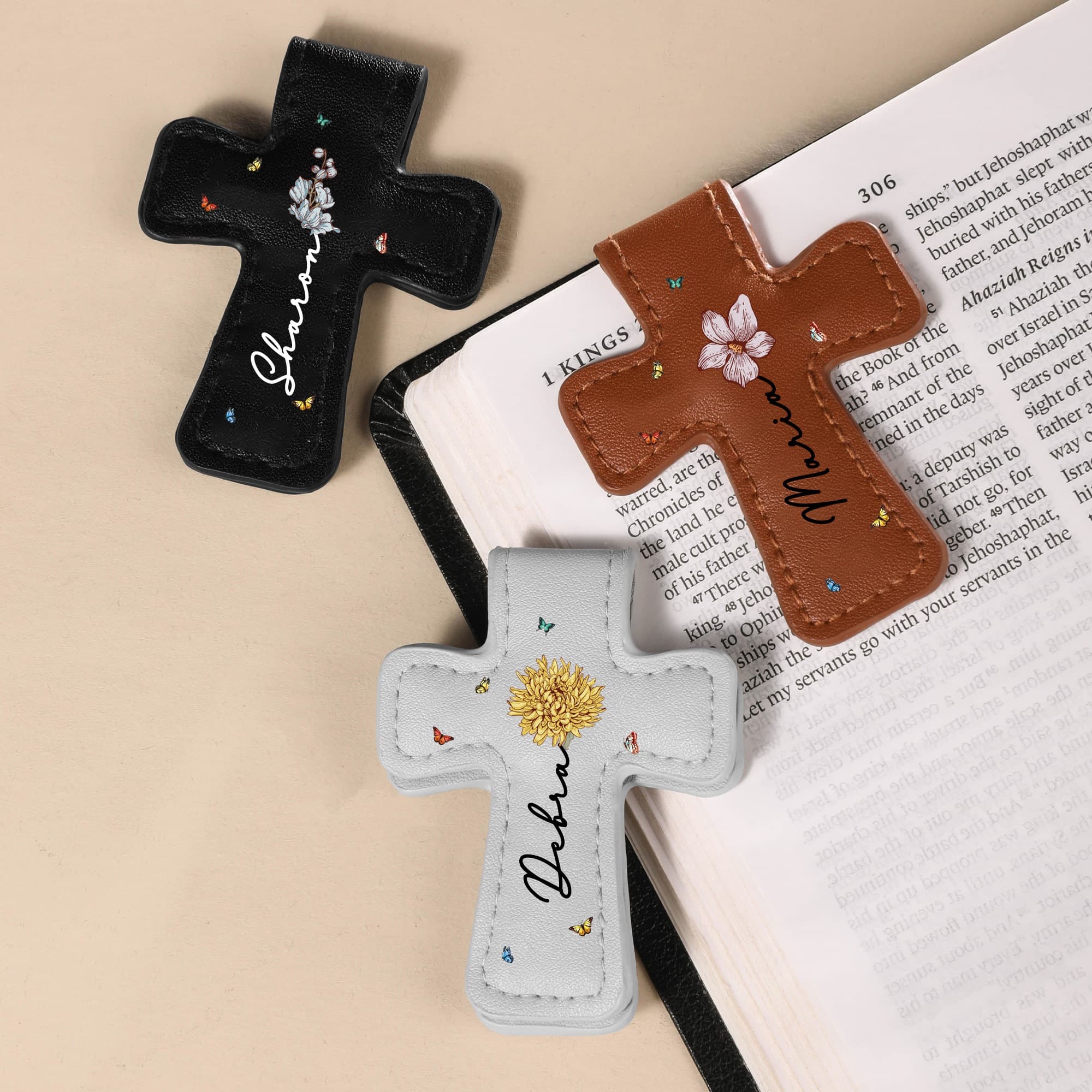 Henkilökohtainen Butterfly Syntymä Flower Cross PU Nahka Magneettinen kirjanmerkki Clip Ensimmäinen ehtoollinen Kaste Takaisin kouluun lahja