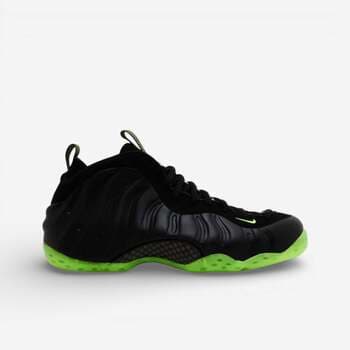 Kengät Nike  Air Foamposite One Black Volt  38 1/2
