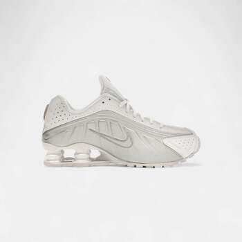 Kengät Nike  Shox R4 White Metallic Silver (Women's)  38 1/2