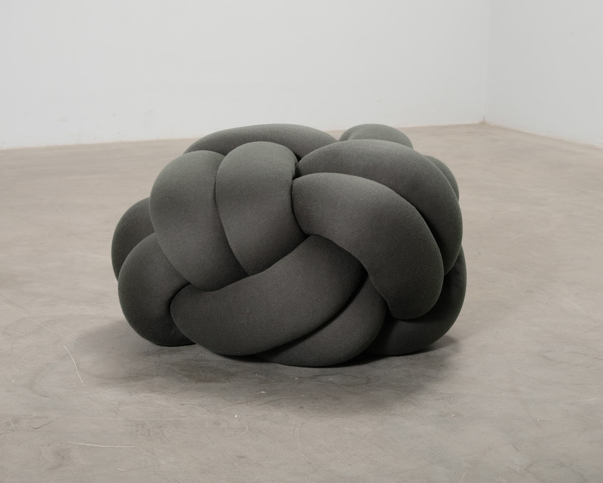 Design House Stockholm Knot XL rahi Forest Green view 2