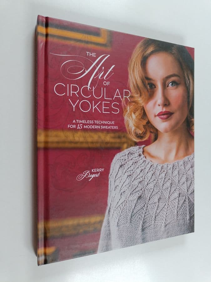Kathie Kelleher : The art of circular yokes - Timeless technique for 15 modern sweaters