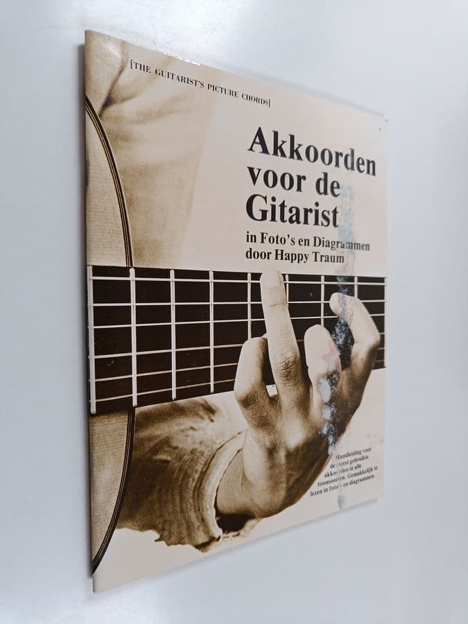 Pearce Marchbank : Akkoorden voor de Gitarist - In Foto's en diagrammen door Happy Traum