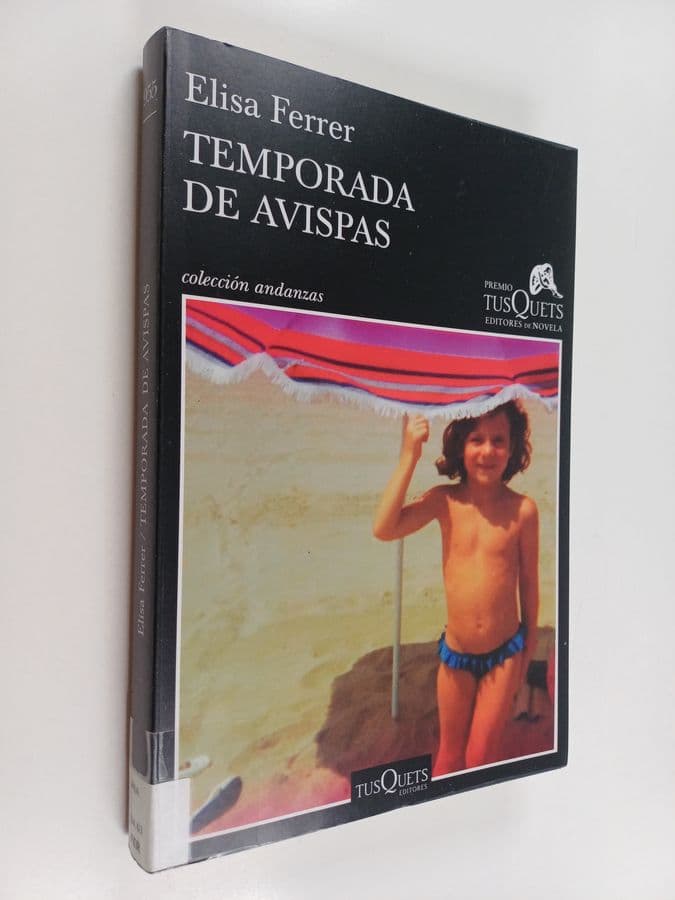 Elisa Ferrer Molina : Temporada de avispas