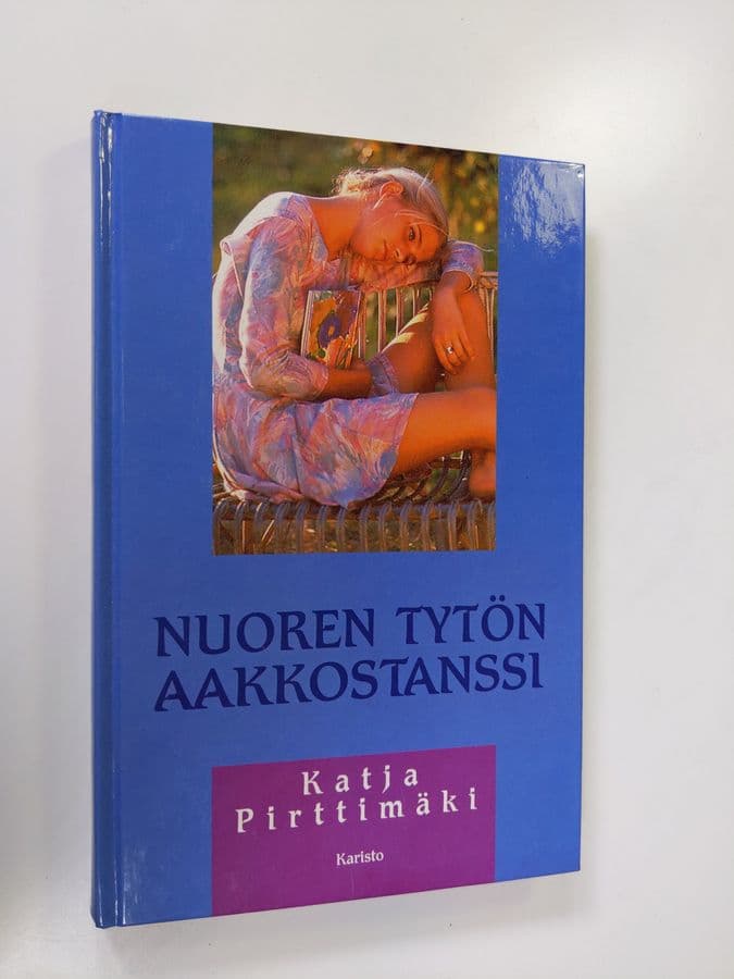 Katja Pirttimäki : Nuoren tytön aakkostanssi