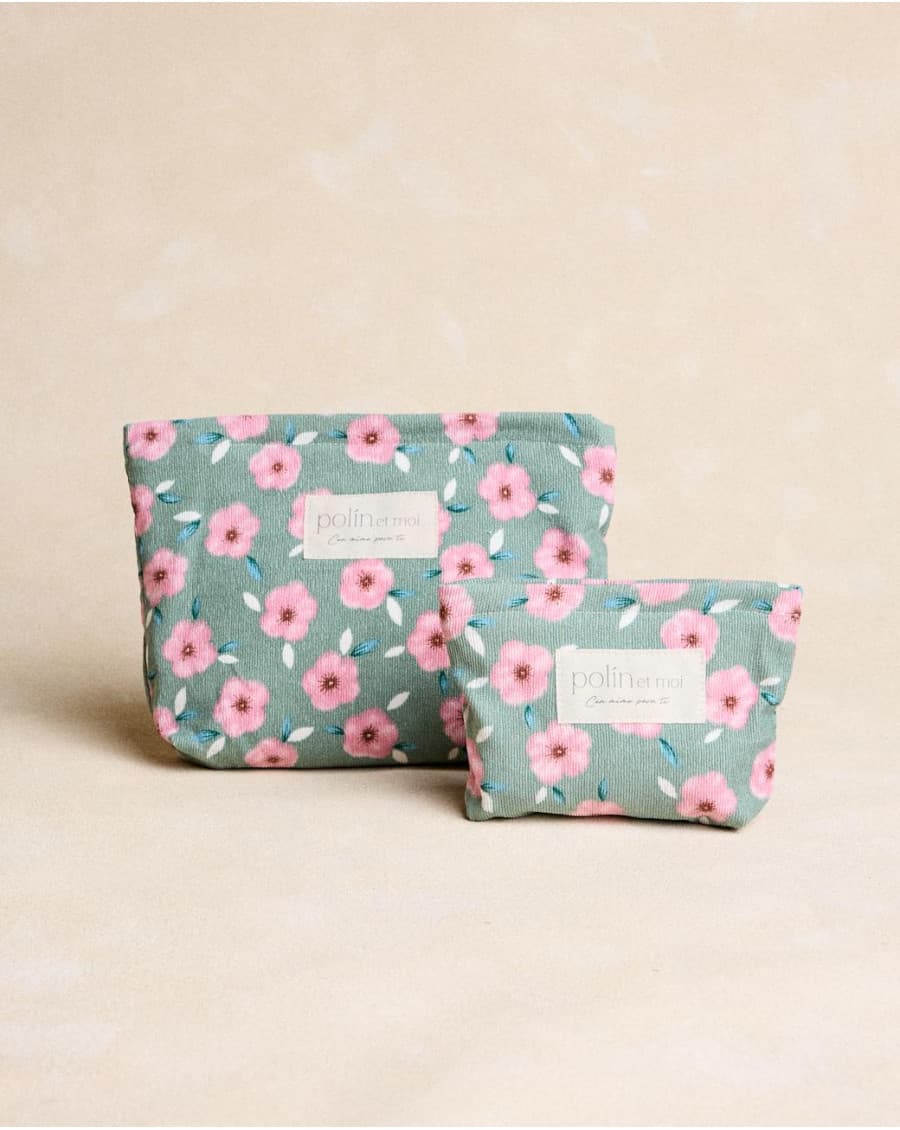 Large Flowers Junessa Toiletry Bag Unique