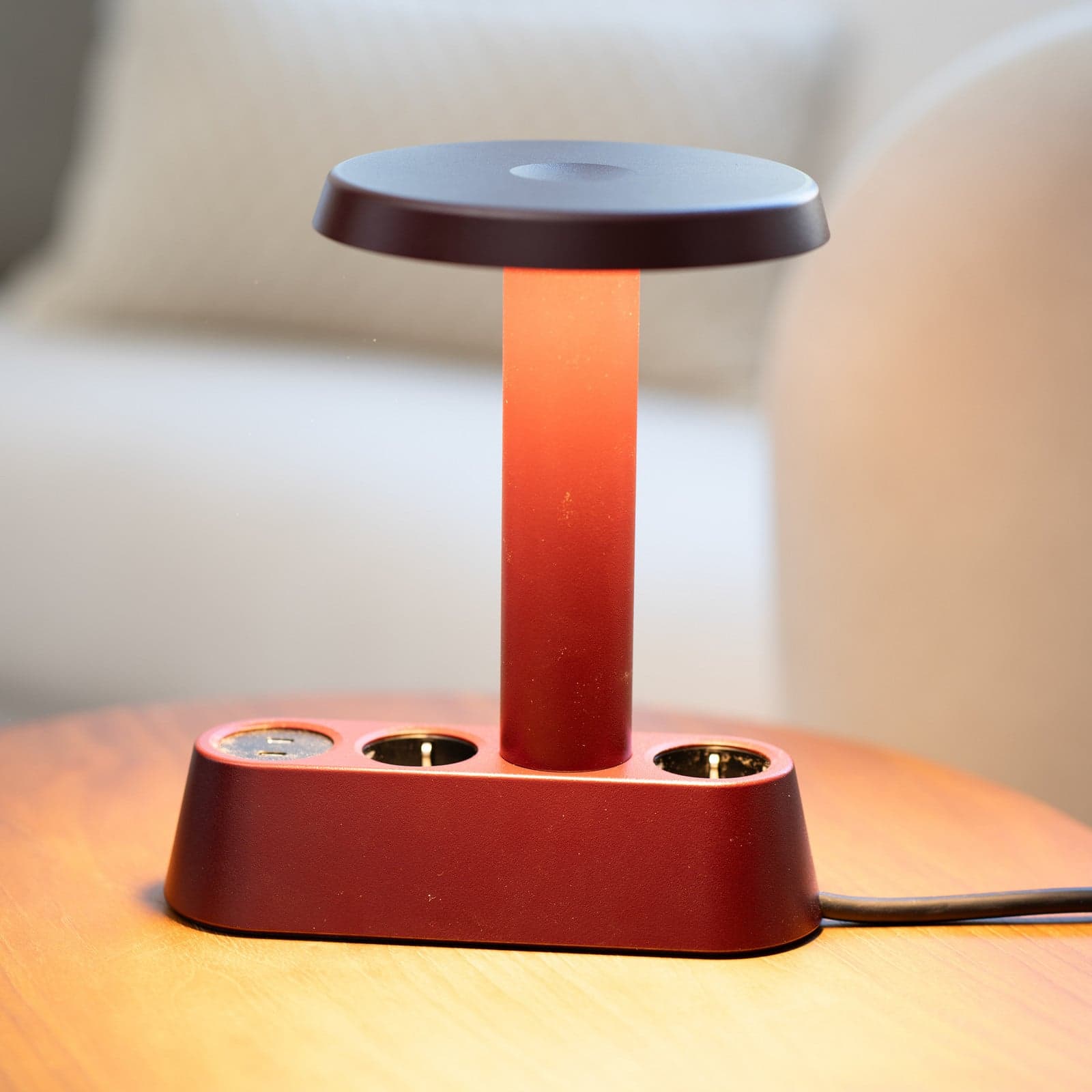 NOMAD LAMP 01 pöytälamppu, tummanpunainen, 19 cm – Forming Function NOMAD COLLECTION - Olohuone - Design - Alumiini - Yksilamppuinen