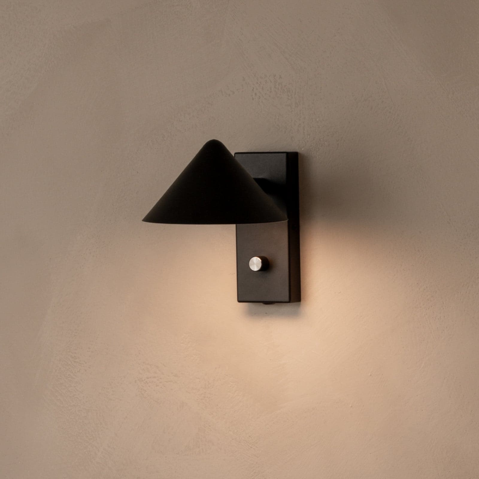 Kuro-seinälamppu, musta, 16 cm, G9, pistoke Watt & Veke - Olohuone - Design - Metalli - Yksilamppuinen