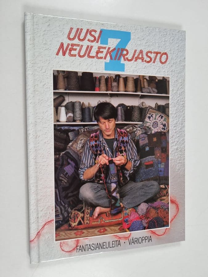 Uusi neulekirjasto 7 : Fantasianeuleita ; värioppia