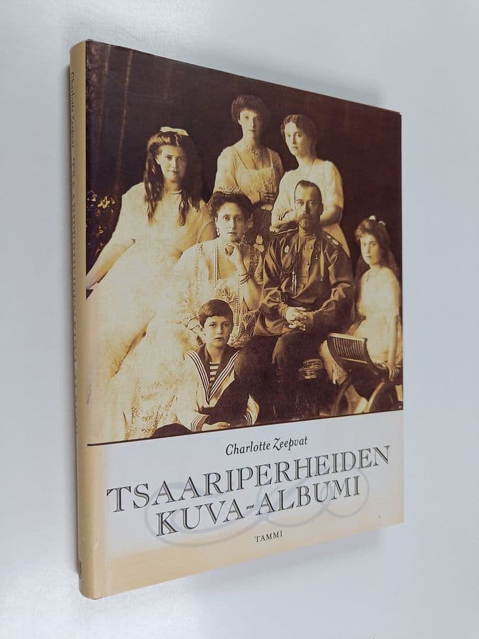 Charlotte Zeepvat : Tsaariperheiden kuva-albumi